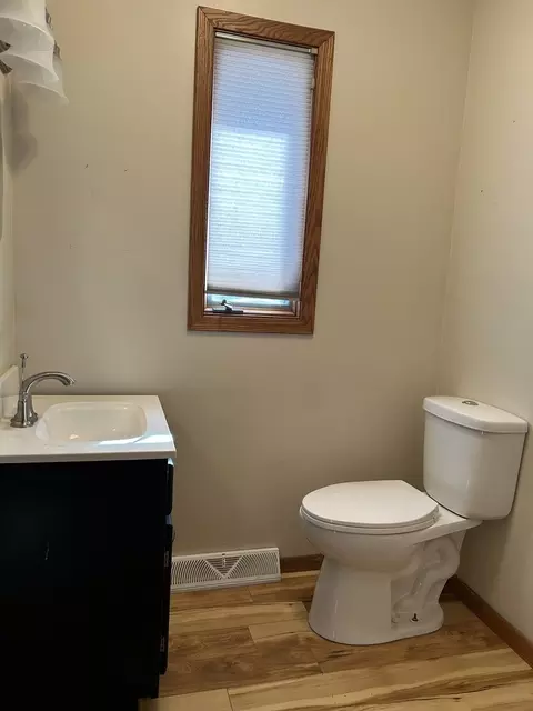 Bath - 310 4th St, Mendota, IL 61342 photo 1 of 6