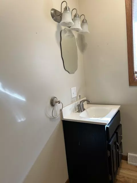 Bath - 310 4th St, Mendota, IL 61342 photo 2 of 6