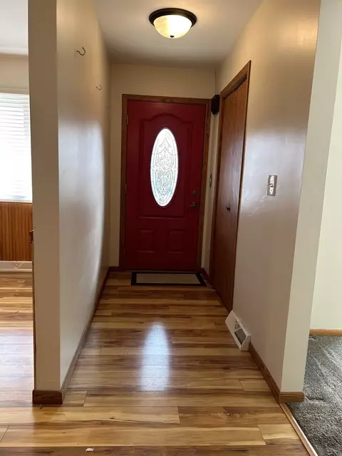 Entry Way - 310 4th St, Mendota, IL 61342 photo 1 of 5