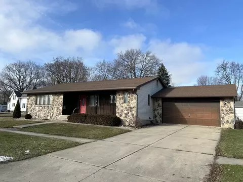 Exterior - 310 4th St, Mendota, IL 61342 photo 2 of 6