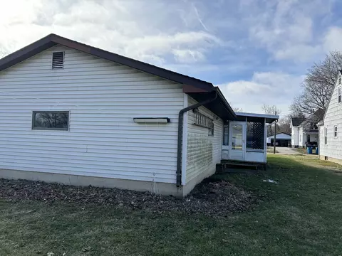 Exterior - 310 4th St, Mendota, IL 61342 photo 4 of 6
