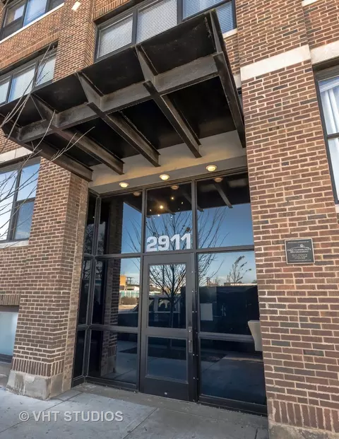 2911 N Western Ave #305, Chicago, IL 60618