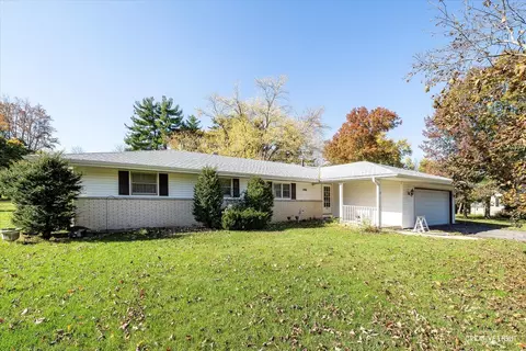 17 Lillian Ln, Yorkville, IL 60560