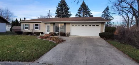 1502 E 24th Pl, Sterling, IL 61081