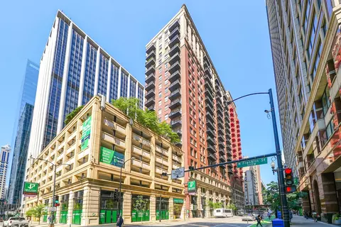 212 W Washington St #704C, Chicago, IL 60606