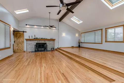10 S021 Scheel Dr, Willowbrook, IL 60527 photo 4