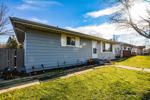 1801 Gilboa Ave, Zion, IL 60099