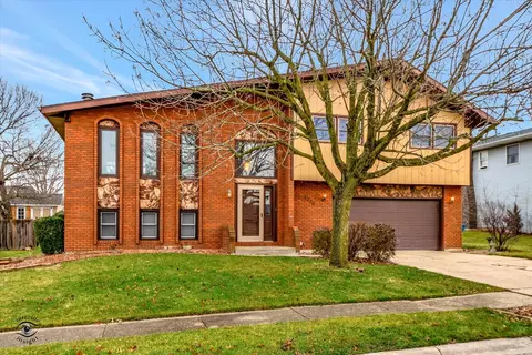 1338 Mill Pond Rd, Bourbonnais, IL 60914
