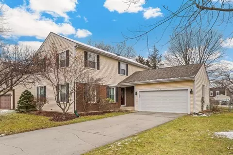 12 Saint Ives Ln, Vernon Hills, IL 60061