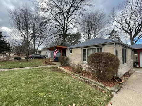 305 S Mckinley Ave, Champaign, IL 61821