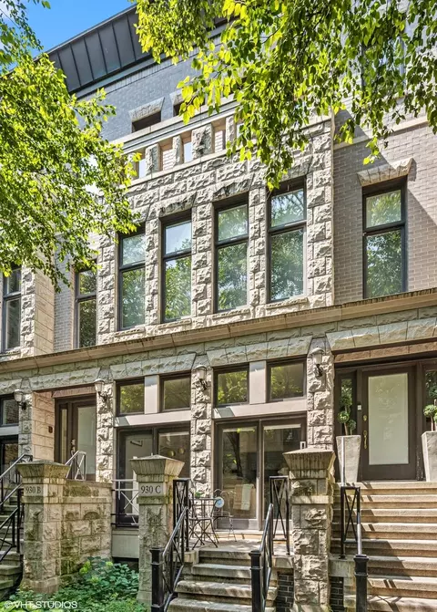 930 N Clark St #C, Chicago, IL 60610