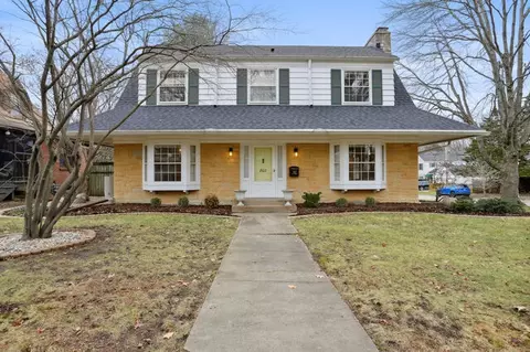 802 W Delaware Ave, Urbana, IL 61801