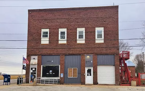 101 N Main St, Muncie, IL 61857 photo 1