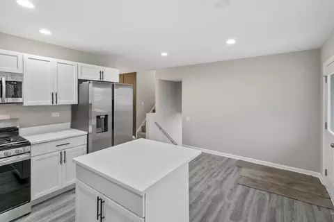 16510 Barton Ln, Oak Forest, IL 60452 photo 5