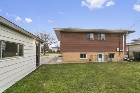 16510 Barton Ln, Oak Forest, IL 60452 photo 3
