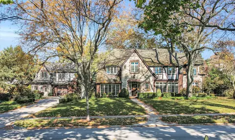 1118 W Armory St, Champaign, IL 61821
