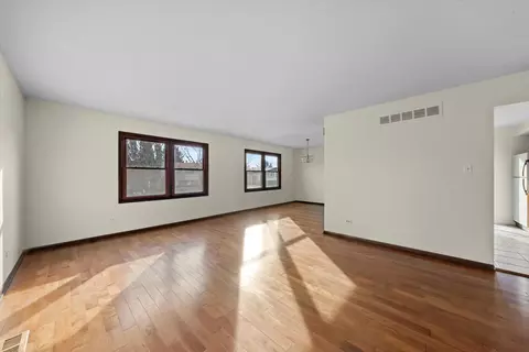 6340 Forestview Dr, Oak Forest, IL 60452 photo 3