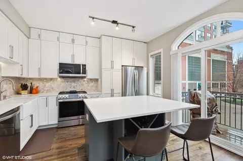 309 E 17th St, Chicago, IL 60616 photo 7