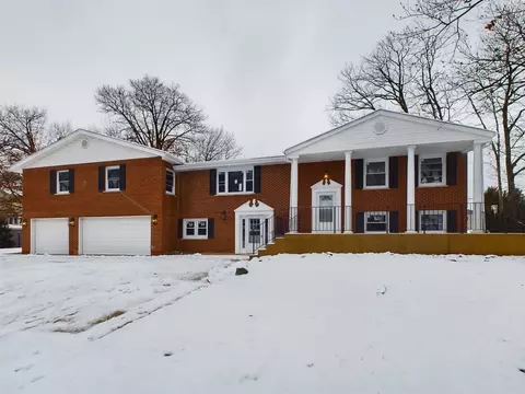 8936 W 99th Pl, Palos Hills, IL 60465