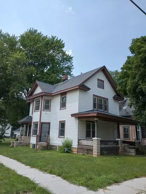 204 Royal Ave, Rockford, IL 61101