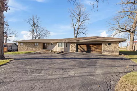 2525 Mandrake Dr, Rockford, IL 61108