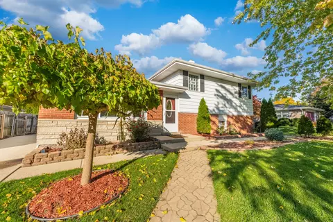 816 Foster Ave, Bartlett, IL 60103 photo 3