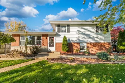 816 Foster Ave, Bartlett, IL 60103