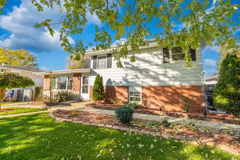 816 Foster Ave, Bartlett, IL 60103 photo 2