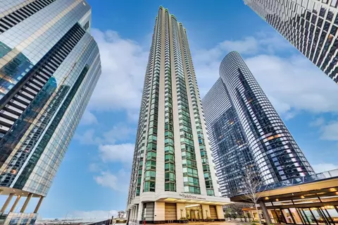 195 N Harbor Dr #4701, Chicago, IL 60601
