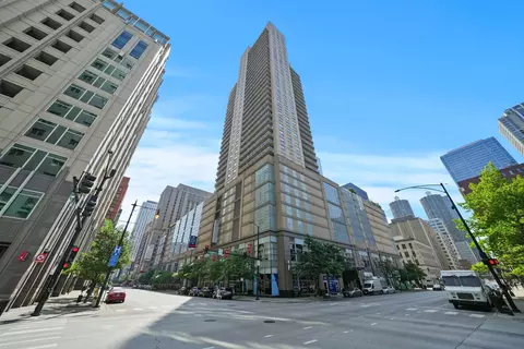 545 N Dearborn St #2808, Chicago, IL 60654