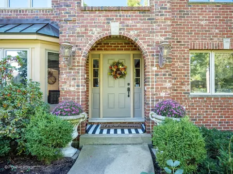541 68th St, Willowbrook, IL 60527 photo 3