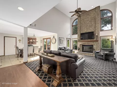 541 68th St, Willowbrook, IL 60527 photo 6