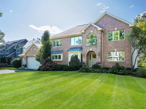 541 68th St, Willowbrook, IL 60527 photo 2