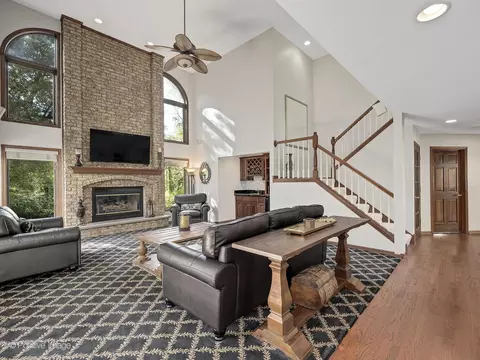541 68th St, Willowbrook, IL 60527 photo 7