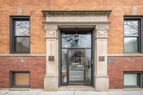 1050 W Armitage Ave #B, Chicago, IL 60614