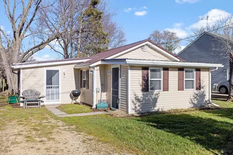 613 W Byers St, Kirkland, IL 60146