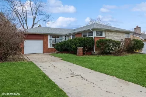 812 W Dresser Dr, Mount Prospect, IL 60056