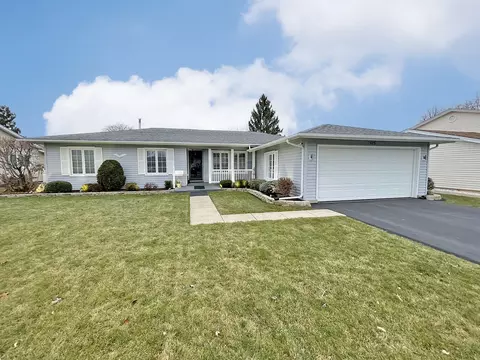 575 Gateshead N Ave, Elk Grove Village, IL 60007