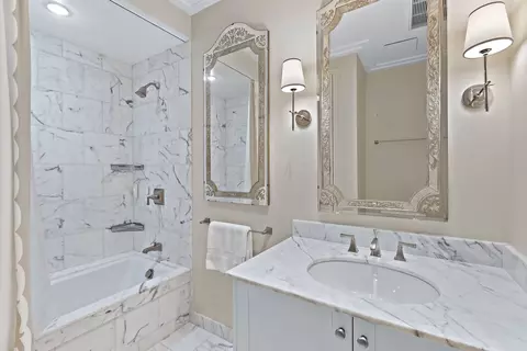 159 E Walton Pl #20A, Chicago, IL 60611 photo 28