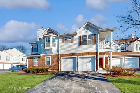 718 Grosse Pointe Cir #32-6, Vernon Hills, IL 60061