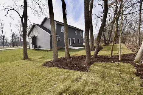 106 Dugan Trl, Downs, IL 61736 photo 5