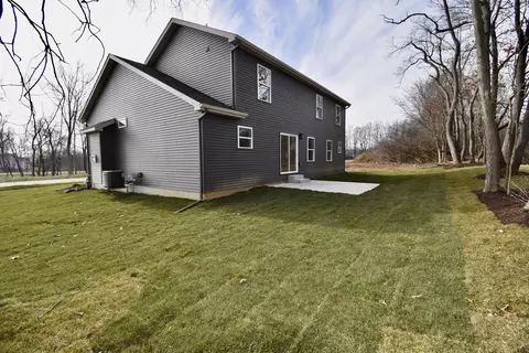 106 Dugan Trl, Downs, IL 61736 photo 4
