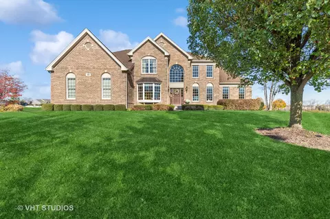 10 Turnbury Ct, Hawthorn Woods, IL 60047