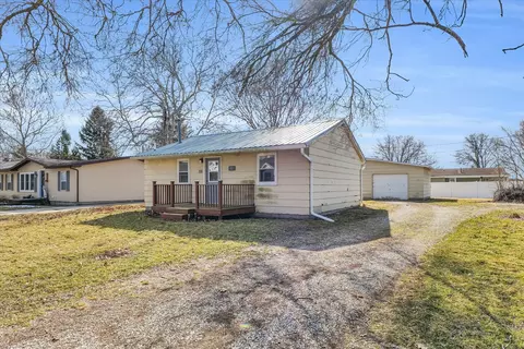 116 W Prairie Ave, Ogden, IL 61859