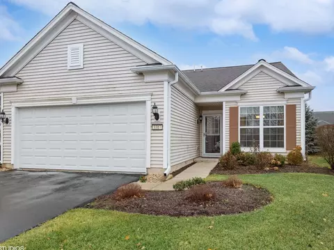 3317 Hutchinson Ln, Mundelein, IL 60060