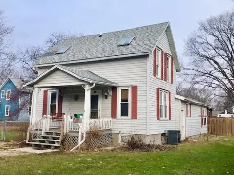 808 E 9th St, Sterling, IL 61081