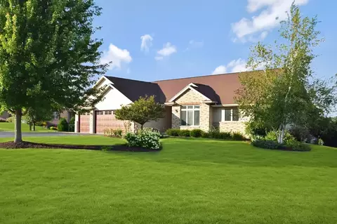 45 Cliffside Ct, Freeport, IL 61032