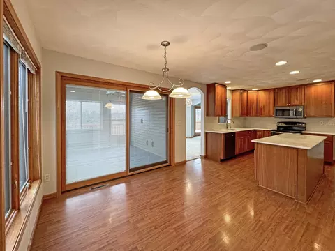 45 Cliffside Ct, Freeport, IL 61032 photo 6