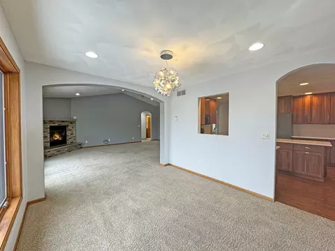 45 Cliffside Ct, Freeport, IL 61032 photo 9