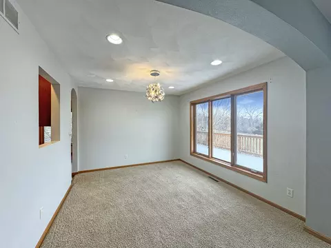 45 Cliffside Ct, Freeport, IL 61032 photo 10